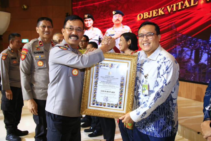 Penyerahan Sertifikat Audit Sistem Manajemen Pengamanan Objek Vital Nasional: 15 Perusahaan Raih Gold Reward