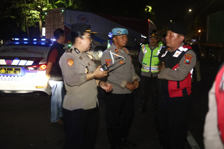 Polres Pelabuhan Tanjung Perak Gelar Patroli Skala Besar Antisipasi Gangster dan Balap Liar