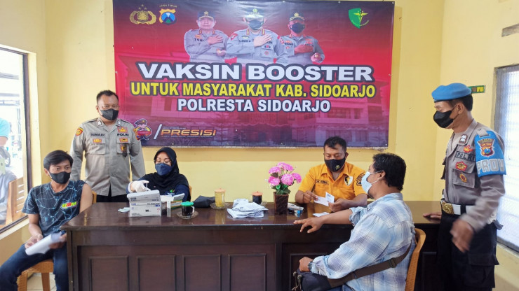 Polsek Jajaran Sidoarjo Masifkan Vaksinasi Booster