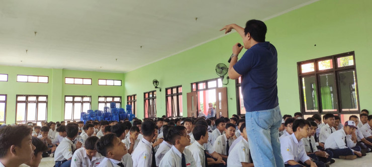 Cegah Kenakalan Remaja, Polres Tanjung Perak Blusukan ke Sekolah
