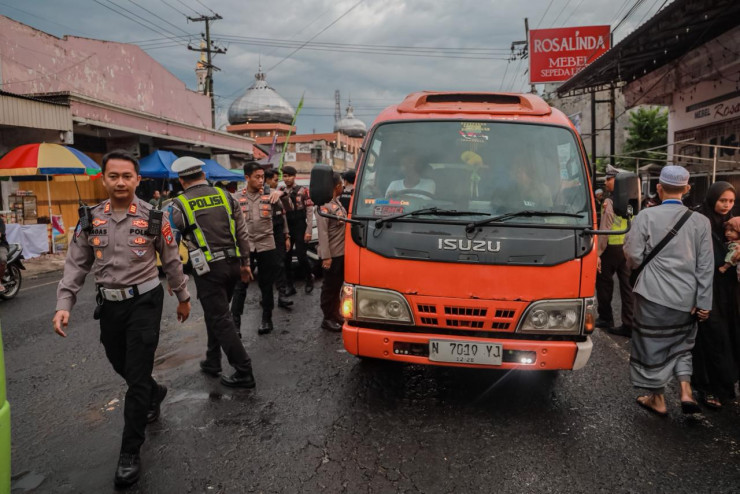 Polres Jember Beri Layanan Pengamanan Maksimal, Haul Habib Sholeh bin Muchsin Al Hamid di Tanggul Kondusif