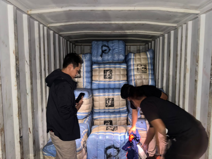 Polisi Bongkar Sindikat Balpres di Jakarta, 207 Bal Pakaian Bekas Impor Disita