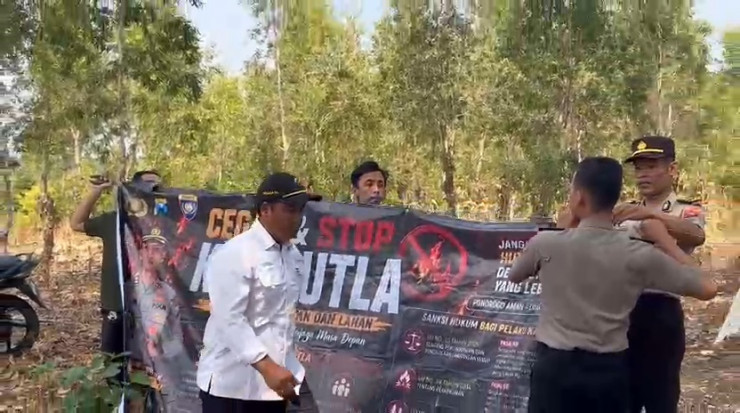 Kolaborasi Polres Ponorogo bersama Lintas Sektor Cegah Karhutla Sisir Kawasan Rawan Kebakaran