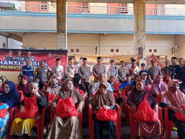 Polresta Sidoarjo Gelar Bhakti Sosial dan Bhakti Kesehatan di Masjid Al Ikhlas Bungurasih