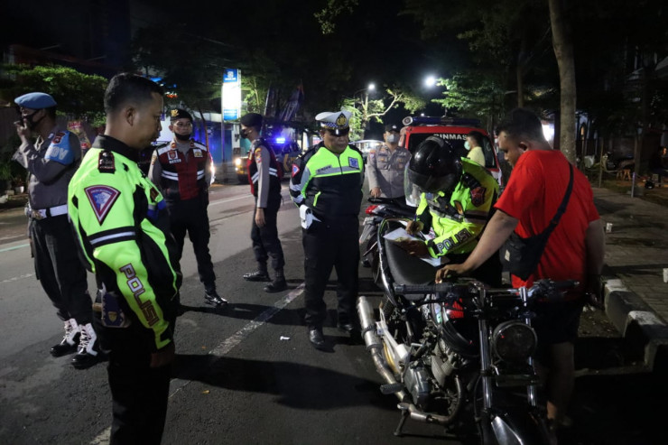 Ciptakan Kamtibmas Kondusif Jelang Nataru, Polres Trenggalek Gelar Penertiban Knalpot Brong