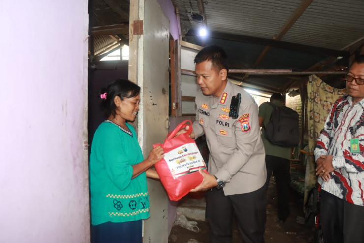 Kapolresta Sidoarjo Salurkan Bantuan Kemanusiaan untuk Negeri, dari Sembako Hingga Bahan Bangunan