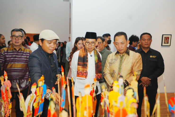 Kapolri Hadiri Pembukaan Pameran Nasirun “Bersimpuh di Kaki Para Guru” di Galeri Nasional Indonesia