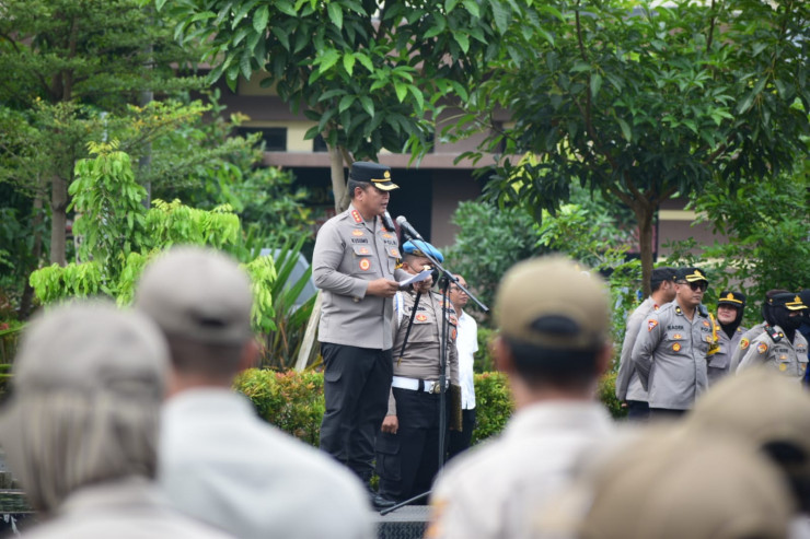 Kapolresta Sidoarjo Pimpin Upacara Kenaikan Pangkat 79 Anggota dan PNS Polri