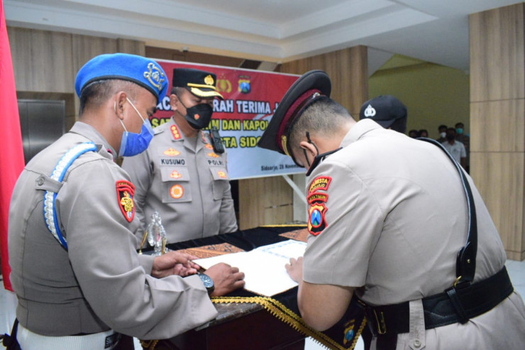 Kapolresta Sidoarjo Pimpin Sertijab Kasat Reskrim dan Kapolsek Taman