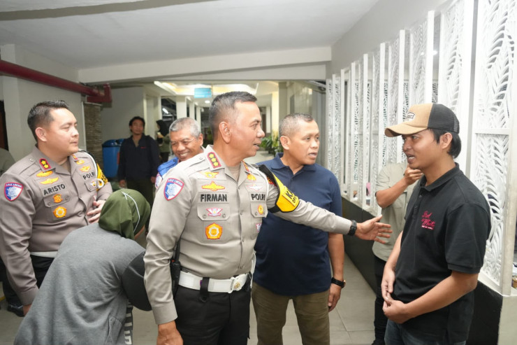 Polri Jenguk Korban Kecelakaan Ojol di Blok M, Pastikan Penanganan Medis hingga Sembuh