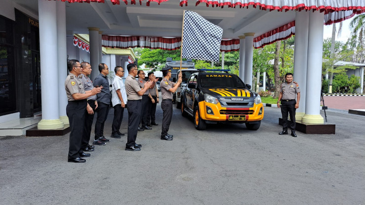 Polres Nganjuk Pasok 12 Ribu Liter Air Bersih ke Tiga Dusun Terdampak Kemarau