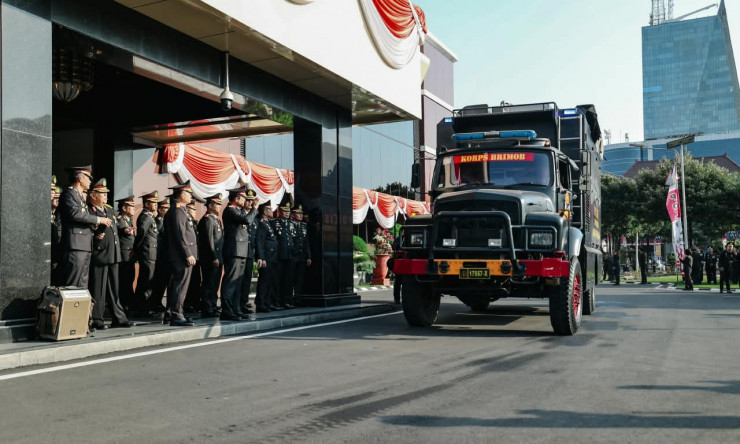 Polda Jatim Kirim Bantuan Kemanusiaan ke NTT, Siapkan Dapur Lapangan hingga Tim Trauma Healing
