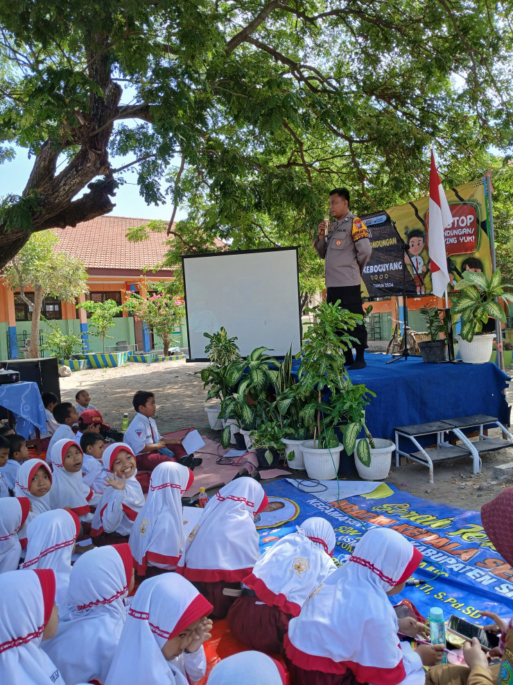 Bhabinkamtibmas Desa Keboguyang Edukasi Bahaya Perundungan dan Narkoba