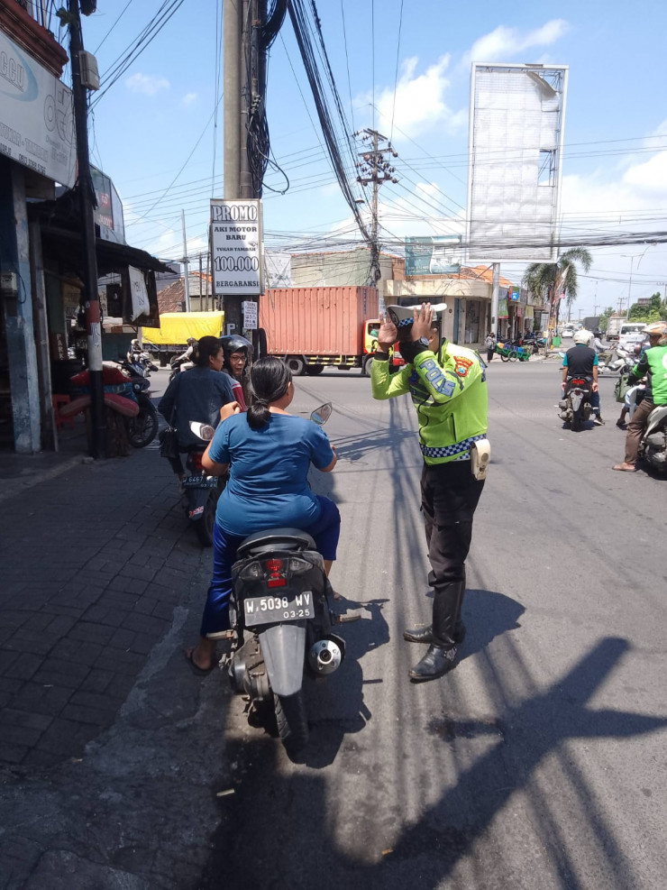 Operasi Keselamatan Semeru 2025, Lantas Polsek Gedangan Edukasi Tertib Berlalu Lintas
