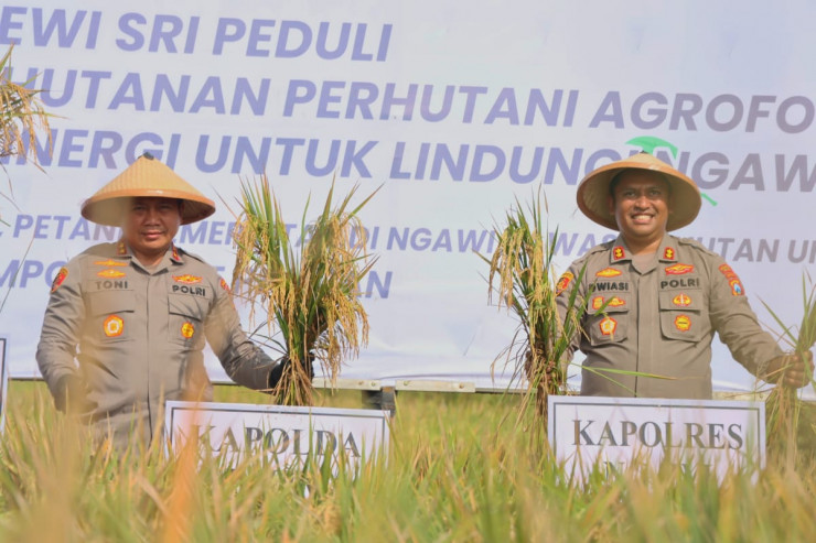 Kapolda Jatim Hadiri Panen Raya dan Tanam Bibit Alpukat Bersama Forkopimda Ngawi
