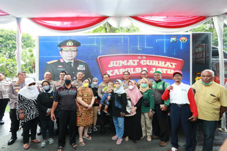 Lewat Program "Jumat Curhat" Cara Kapolda Jatim Saring Aspirasi Masyarakat
