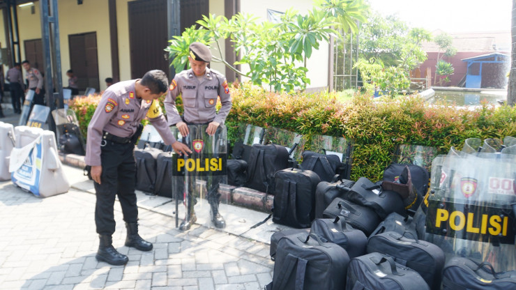 Tingkatkan Kesiapsiagaan Pemilu 2024, Sat Samapta Polresta Sidoarjo Cek Peralatan Dalmas