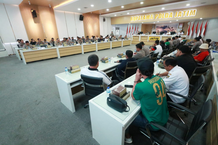 Persiapan Kompetisi BRI Liga 1 Putaran Kedua, Wakapolda Jatim : “Jangan Sampai Hanya Fokus Pada Terselenggaranya Pertandingan….”