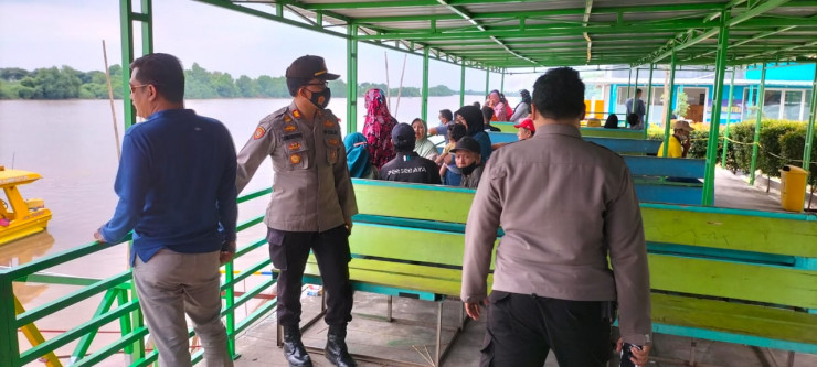 Polisi Siaga di Tempat Wisata Sidoarjo Sambil Himbau Patuh Prokes