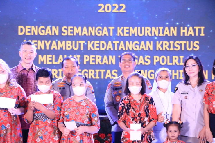 Kapolda Jatim Hadiri Perayaan Natal Anggota Polda Jawa Timur