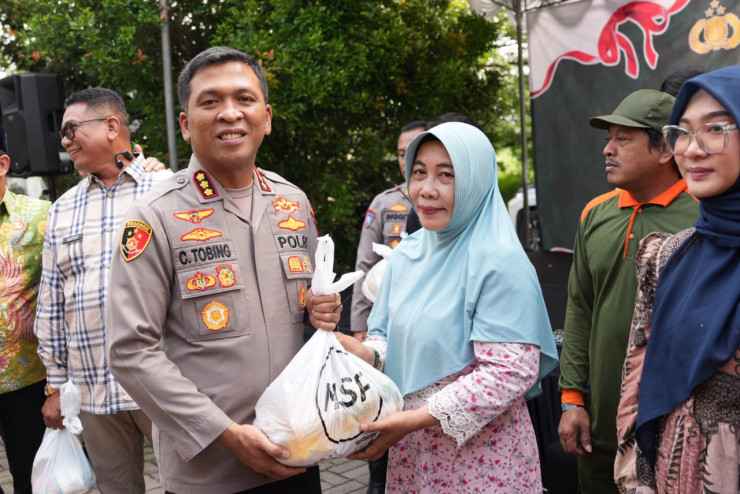 Sambut Natal, Mawar Sharon Gandeng Pemkab dan Polresta Sidoarjo Bagikan Bantuan Masyarakat