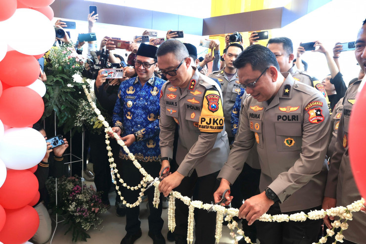 Kapolda Jatim Resmikan 9 Gedung RS Bhayangkara Jajaran Polda Jawa Timur Secara Serentak