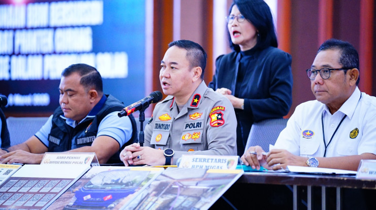 Bareskrim Polri Ungkap Kasus Penyalahgunaan BBM Bersubsidi di Jawa Timur dan Jawa Barat, Sita 16.400 Liter Solar Ilegal