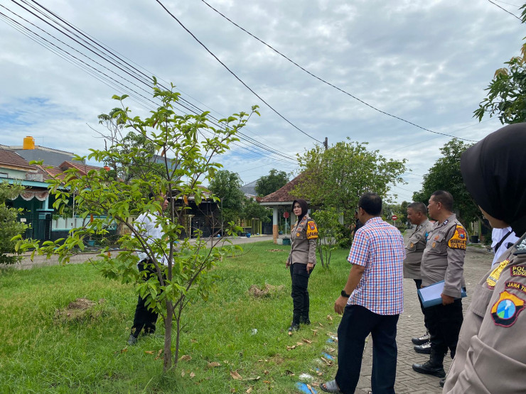 Polsek Sedati Siap Pekarangan Pangan Bergizi di Desa Buncitan