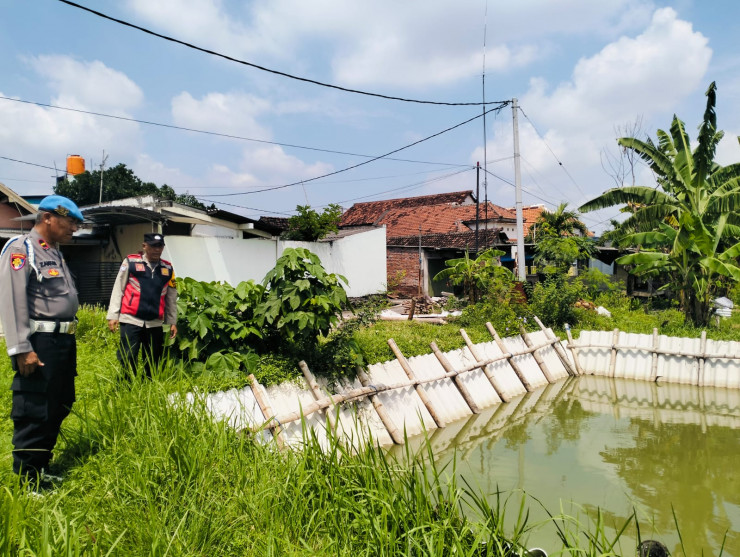 Polsek Krian Gelar Patroli Kamtibmas dan Ketahanan Pangan di Desa Kraton